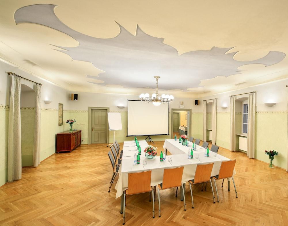 Bellevue Hotel Чески-Крумлов Экстерьер фото