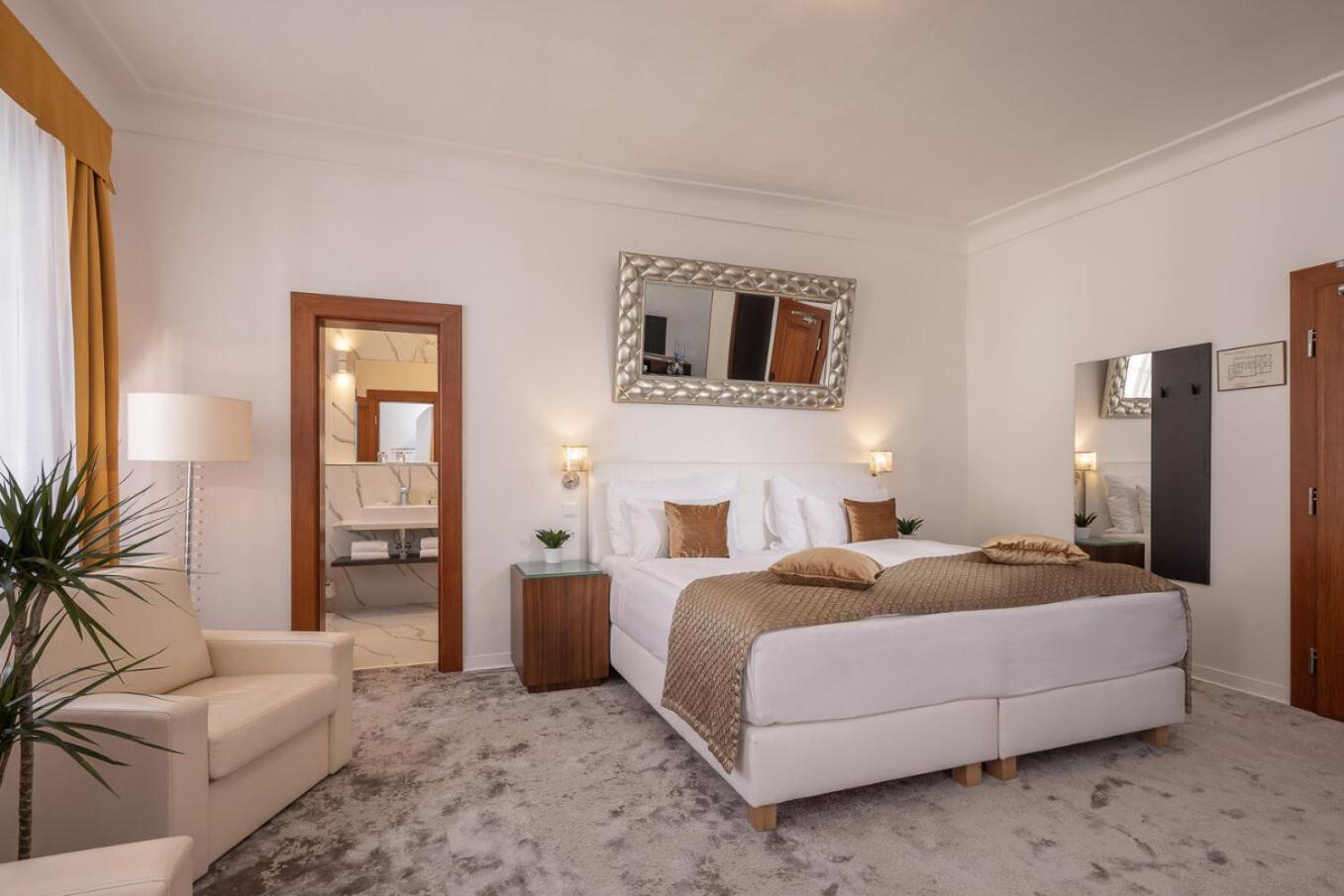Bellevue Hotel Чески-Крумлов Экстерьер фото